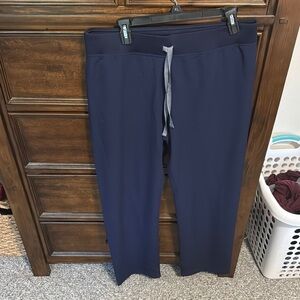 Women’s figs scrub bottoms